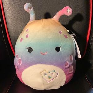 Oliviana the alien Squishmallow